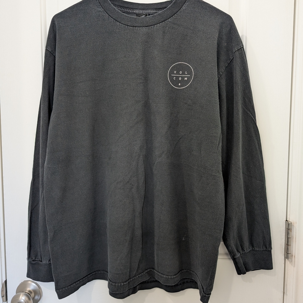 Charcoal Gray Long Sleeve Tee with Crew Neck and Logo